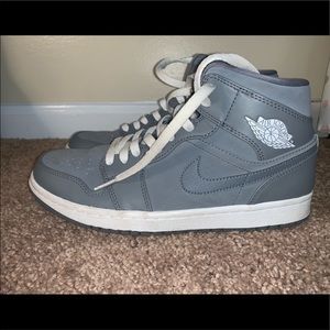 Men’s Air Jordan Mid 1s